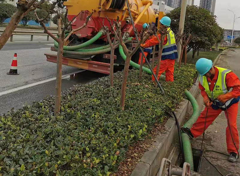 王屋镇市政管道清淤